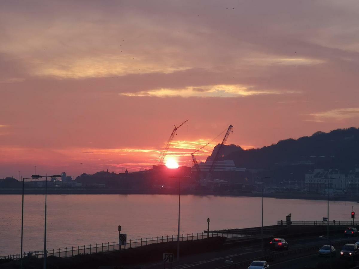 Whole Flat Next To Dover Port With Parking Zewnętrze zdjęcie